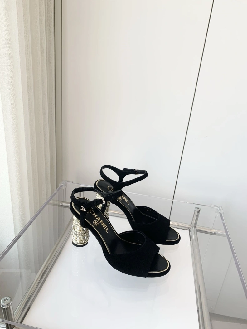 Bold Chxnxl Sandals 120555