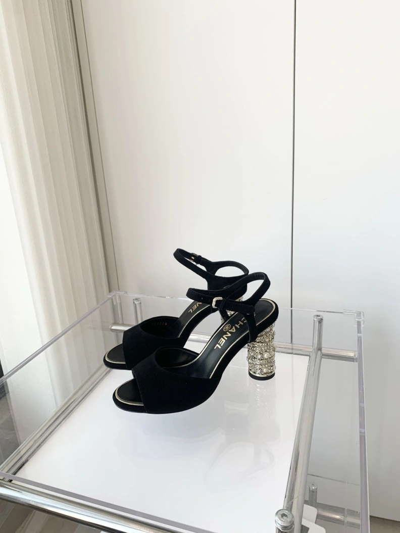 Bold Chxnxl Sandals 120555