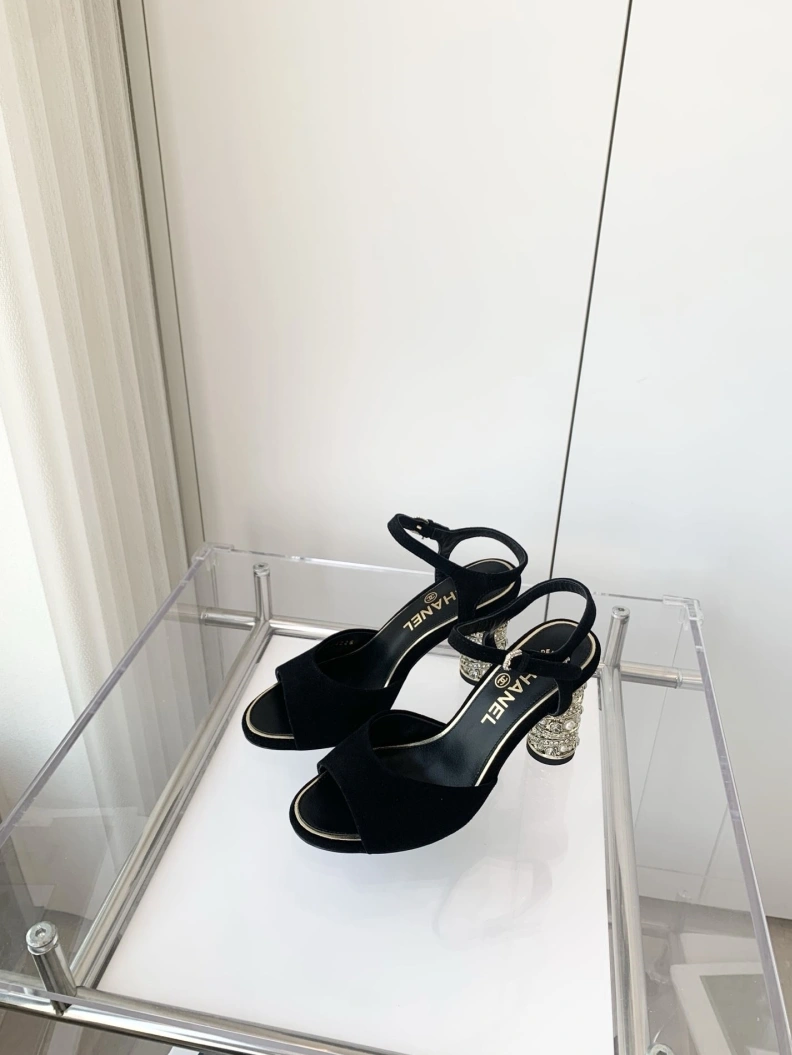 Bold Chxnxl Sandals 120555