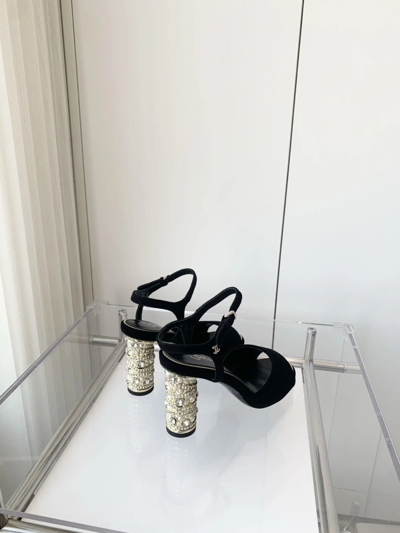 Bold Chxnxl Sandals 120555
