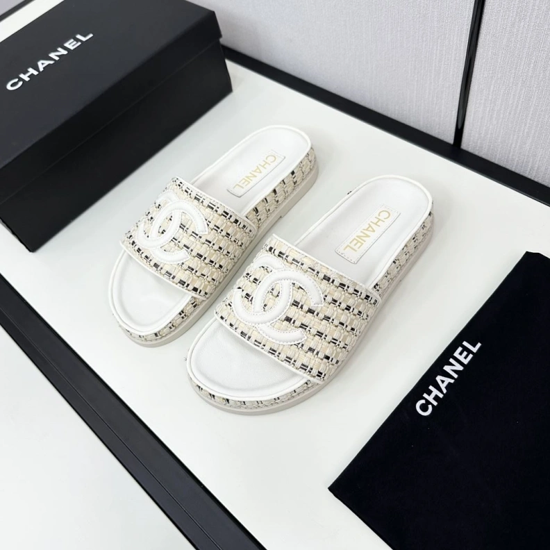 Compact Chxnxl Slippers 119950