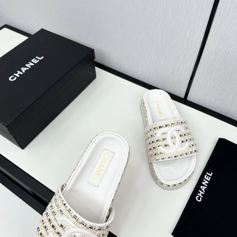 Compact Chxnxl Slippers 119950