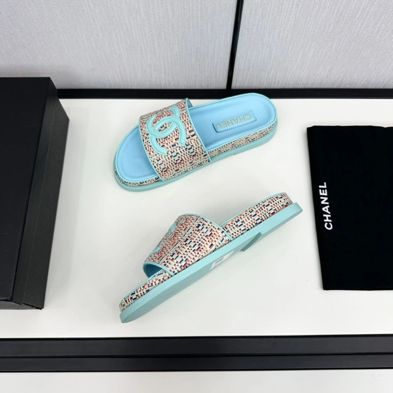 Trendsetting Chxnxl Slippers 119949