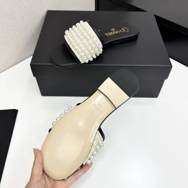 Chxnxl Slippers Vibrant 119952