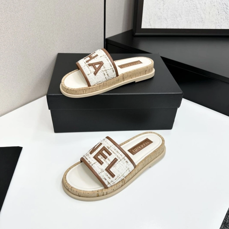 Durable Chxnxl Slippers 119943