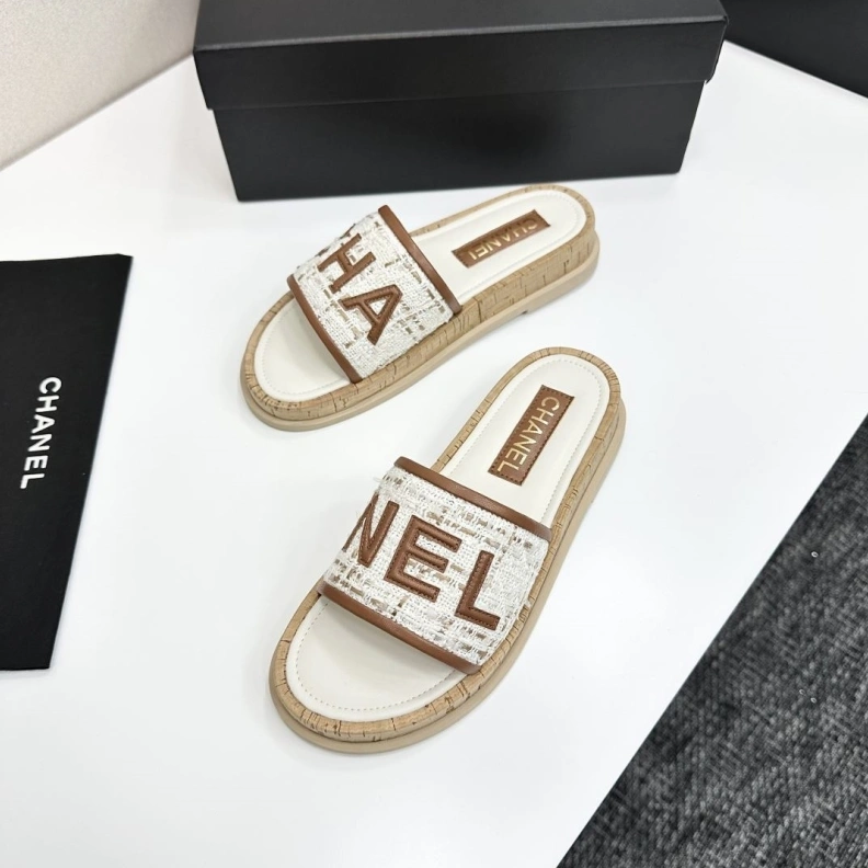 Durable Chxnxl Slippers 119943