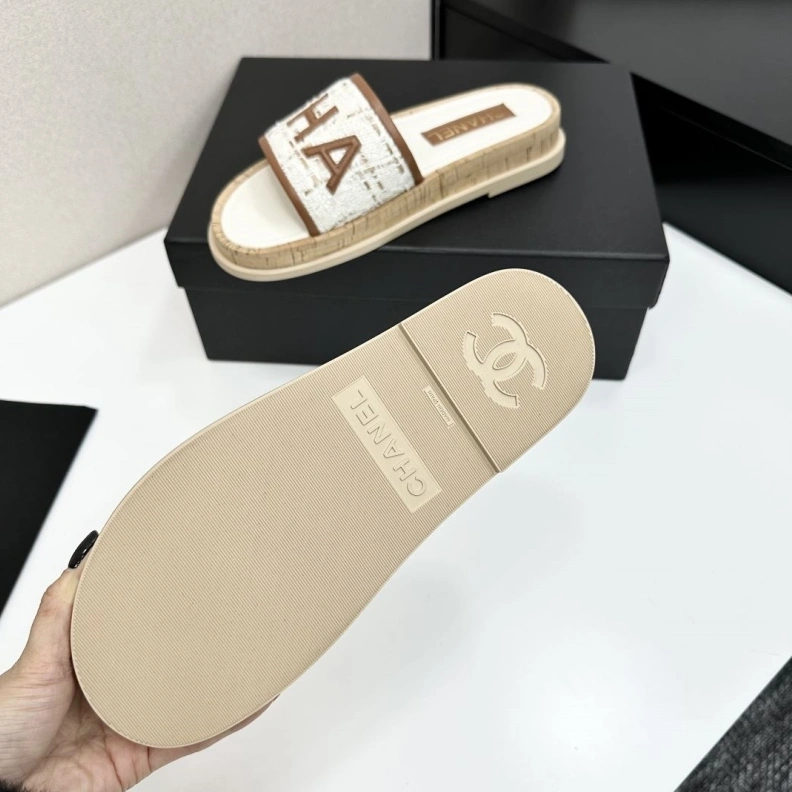 Durable Chxnxl Slippers 119943