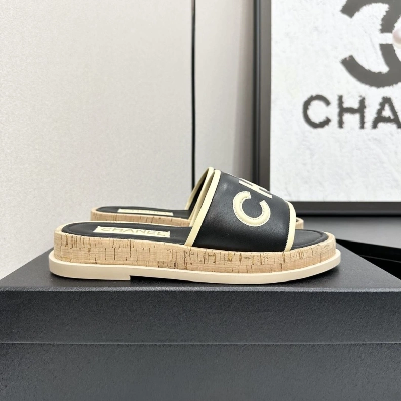 HighQuality Chxnxl Slippers 119938