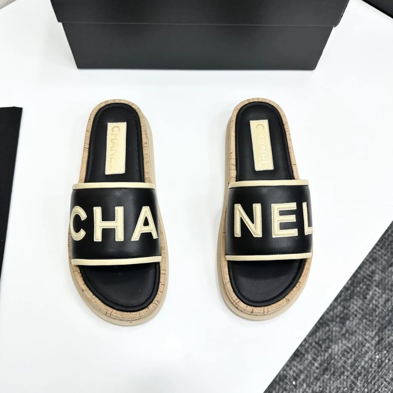 HighQuality Chxnxl Slippers 119938