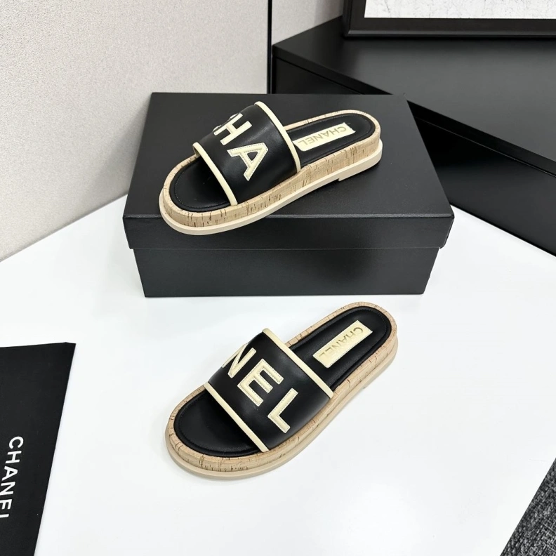HighQuality Chxnxl Slippers 119938