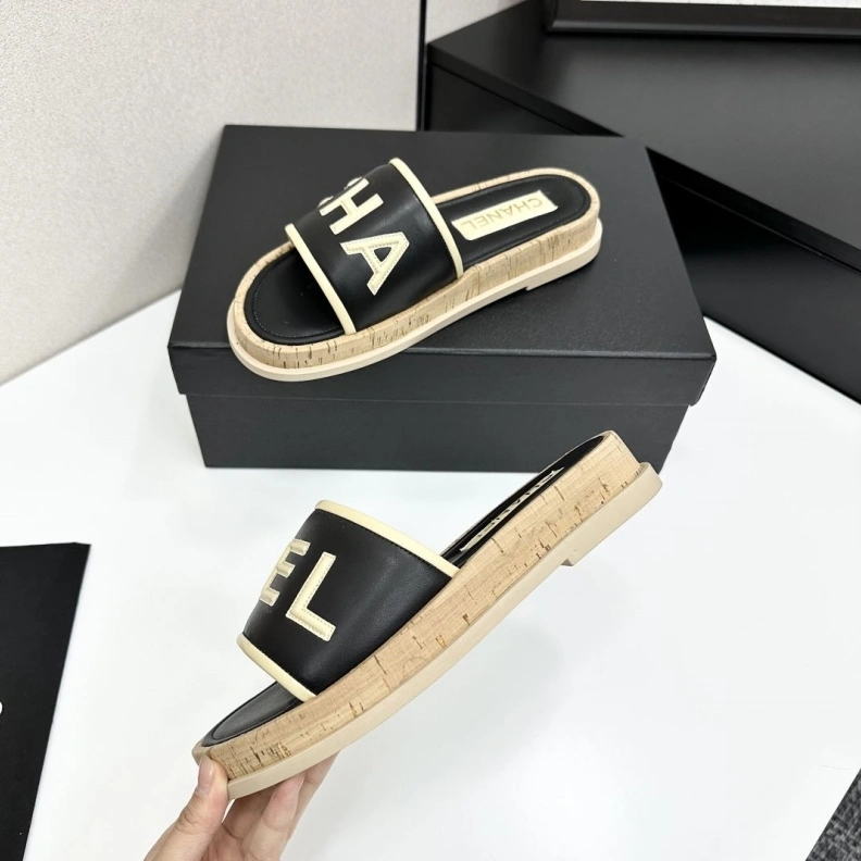 HighQuality Chxnxl Slippers 119938