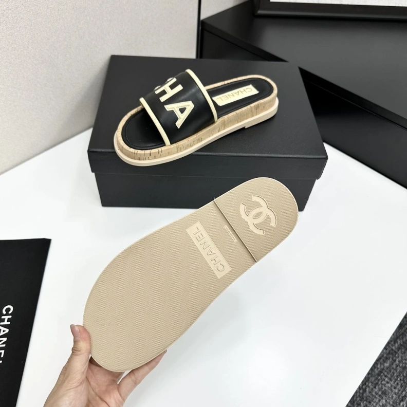 HighQuality Chxnxl Slippers 119938