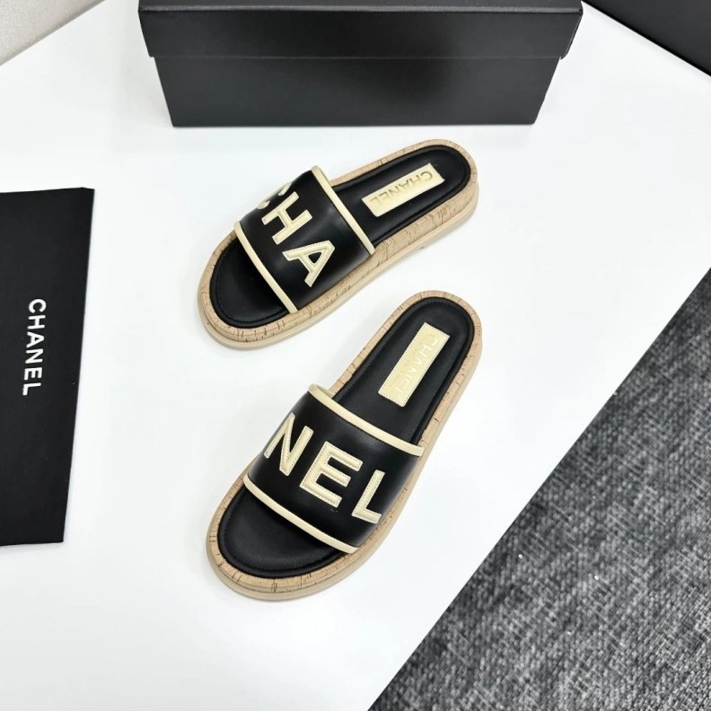 HighQuality Chxnxl Slippers 119938
