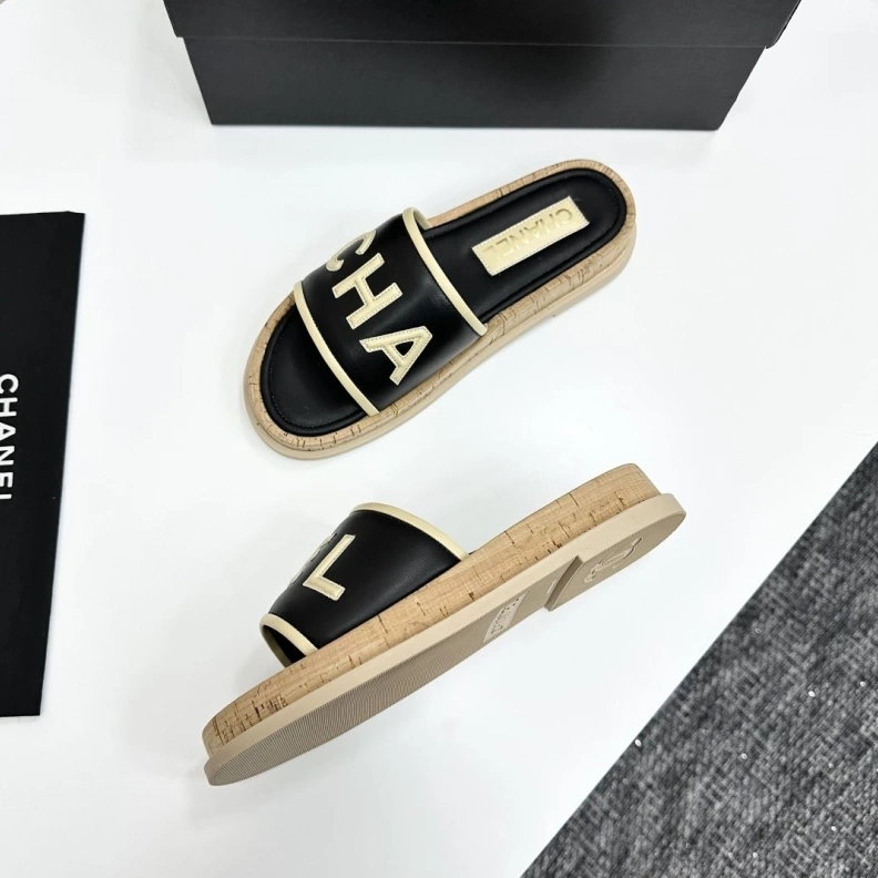 HighQuality Chxnxl Slippers 119938