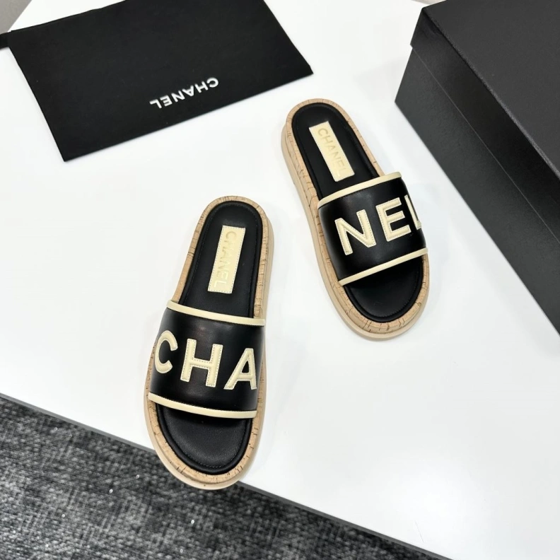 HighQuality Chxnxl Slippers 119938