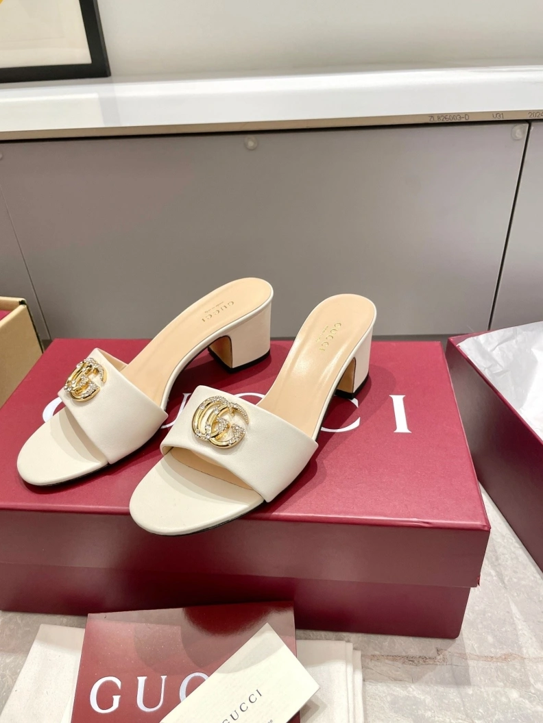 Trendsetting Gxccx Sandals 157546
