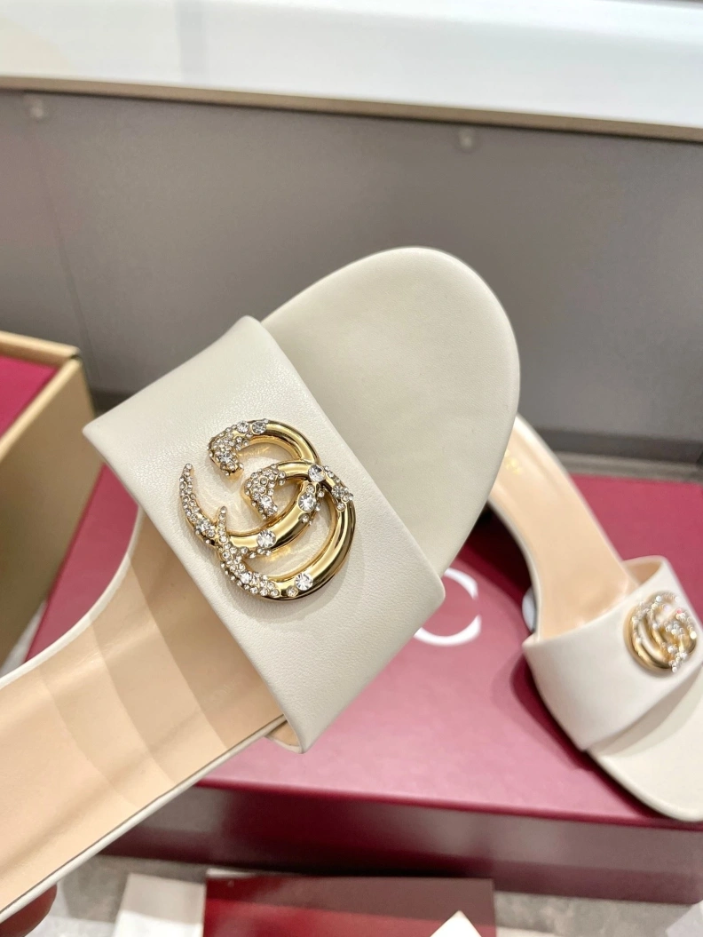 Trendsetting Gxccx Sandals 157546
