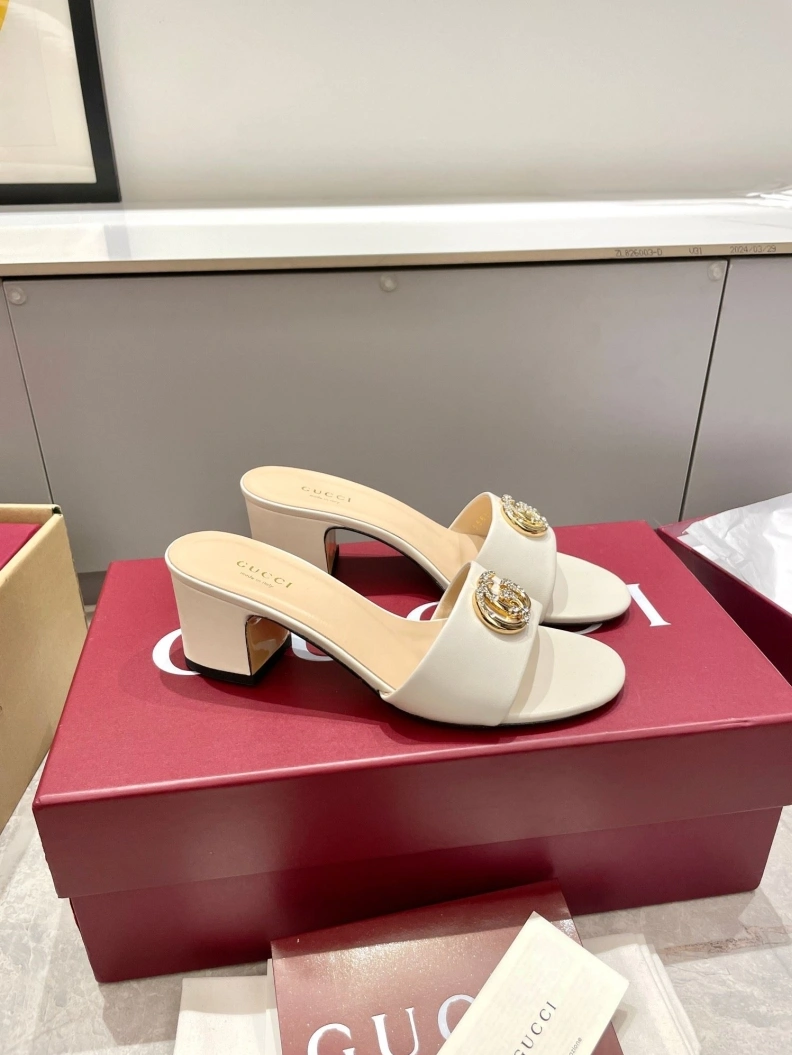 Trendsetting Gxccx Sandals 157546