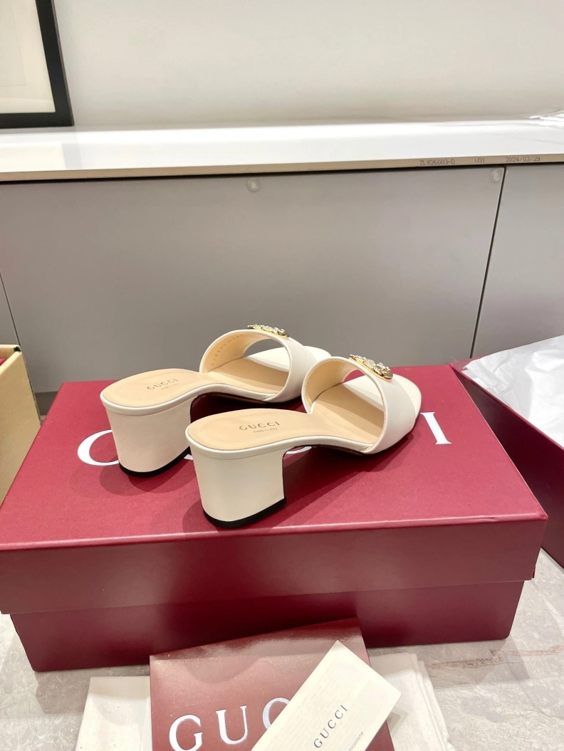 Trendsetting Gxccx Sandals 157546