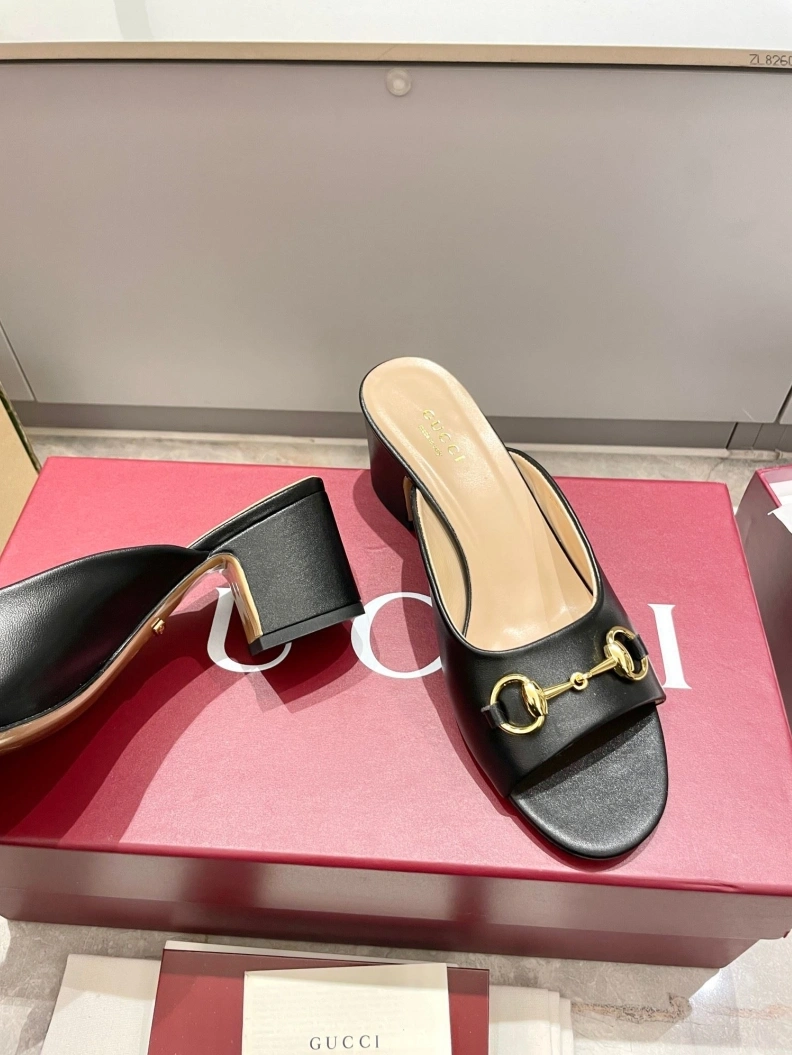 Fashionable Gxccx Sandals 157533