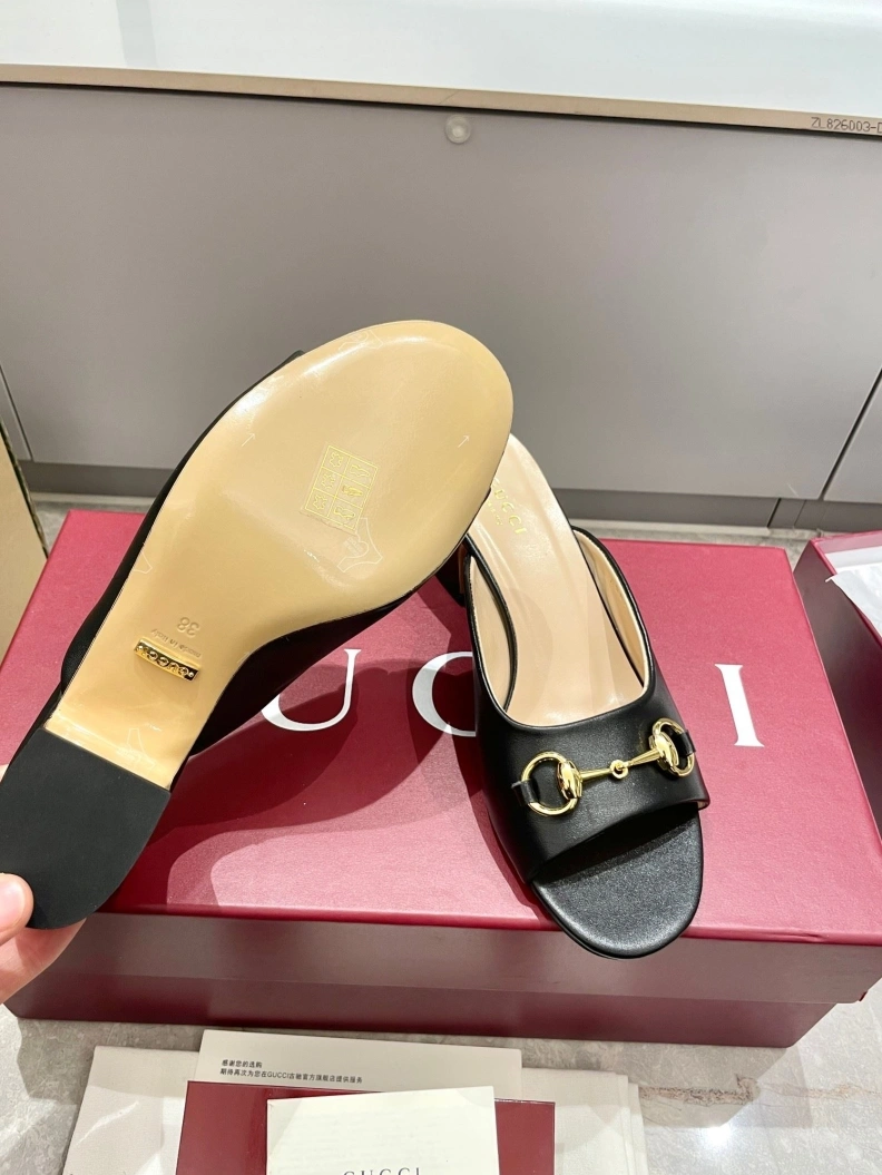 Fashionable Gxccx Sandals 157533