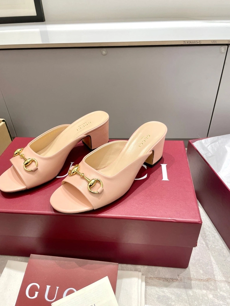 Elegant Gxccx Sandals 157538