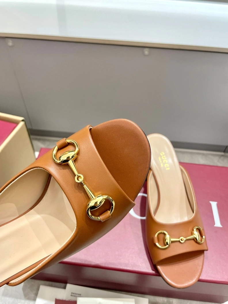 Gxccx Sandals WellDesigned 157543