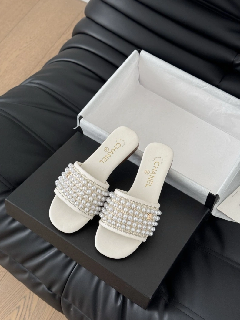 Chxnxl Slippers Sleek 119928