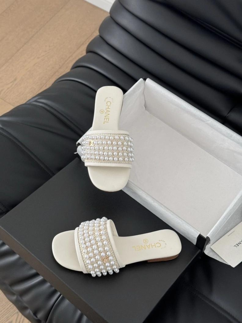 Chxnxl Slippers Sleek 119928