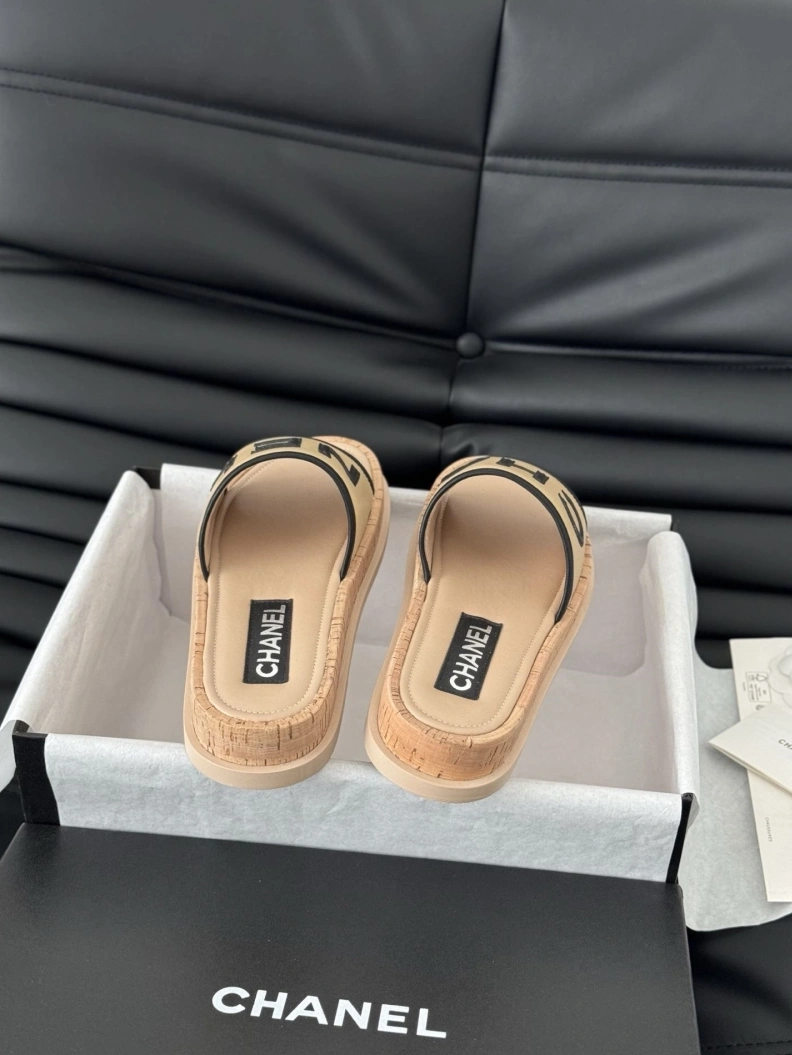 Durable Chxnxl Slippers 119931