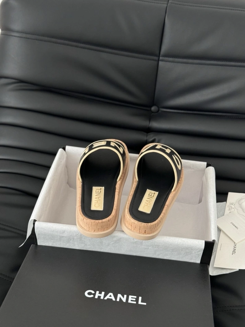Fashionable Chxnxl Slippers 119933