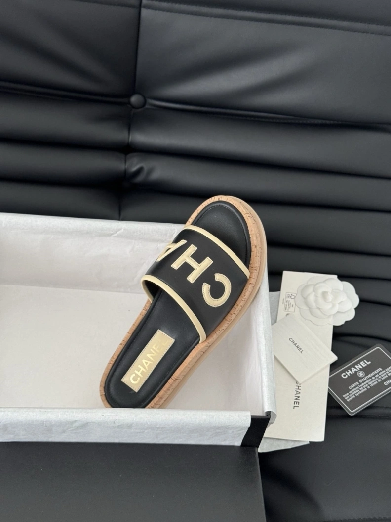 Fashionable Chxnxl Slippers 119933