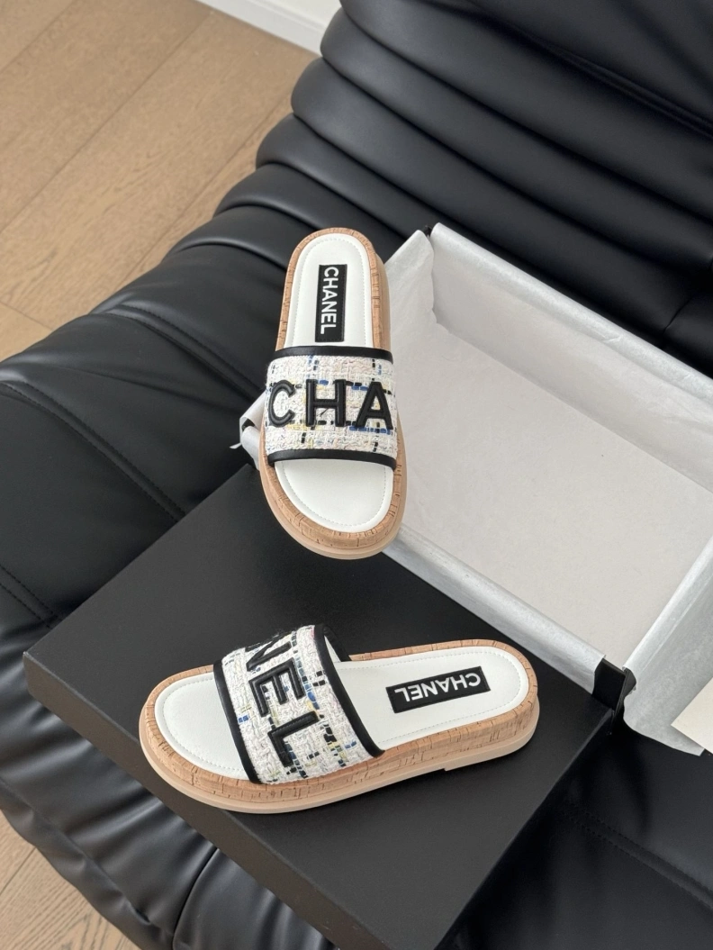 Affordable Chxnxl Slippers 119924