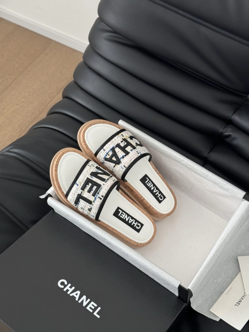 Affordable Chxnxl Slippers 119924