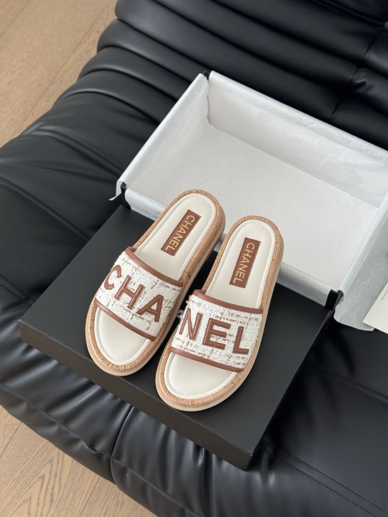 Practical Chxnxl Slippers 119922