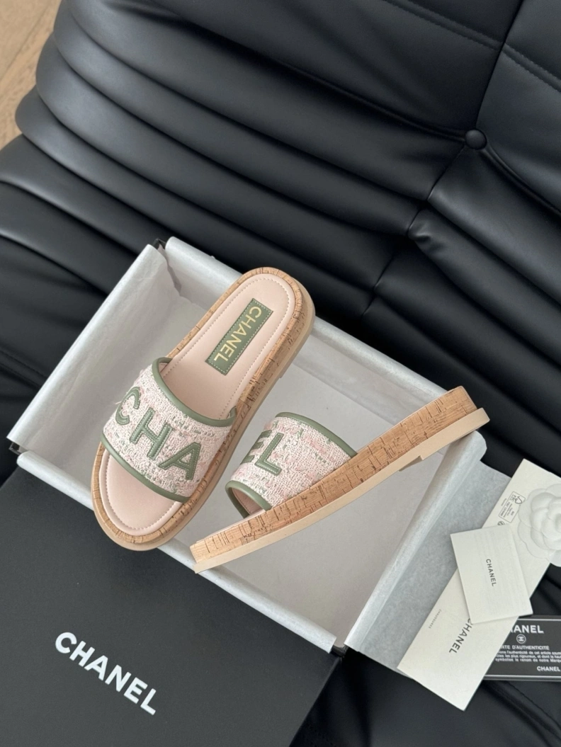 Bold Chxnxl Slippers 119920