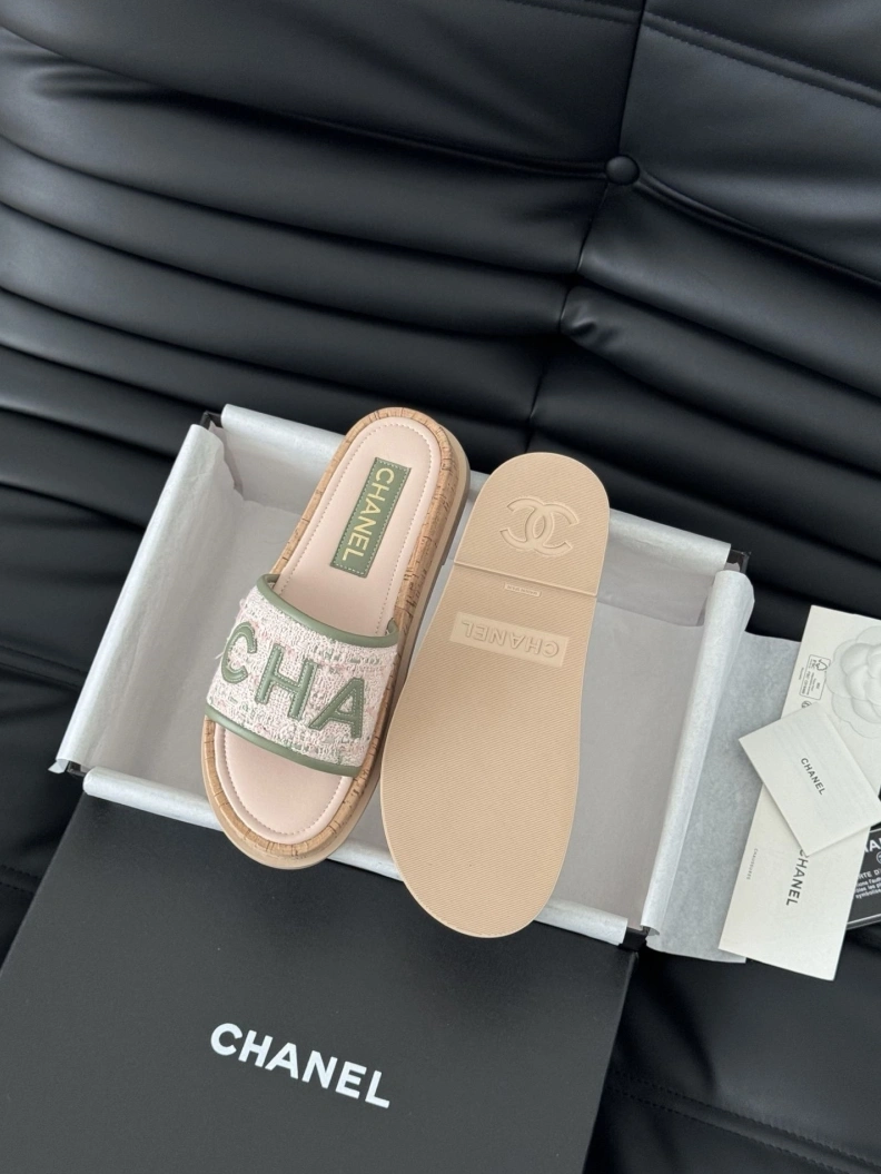Bold Chxnxl Slippers 119920