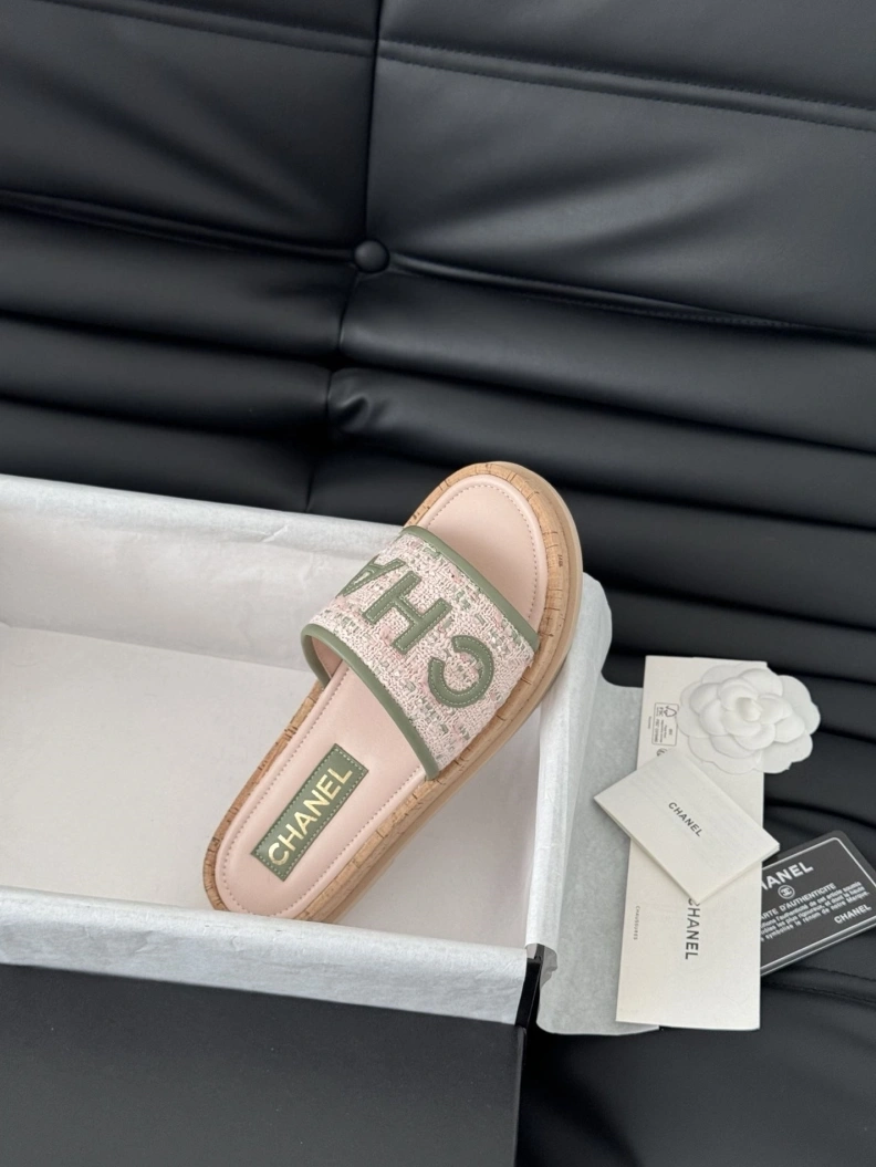 Bold Chxnxl Slippers 119920