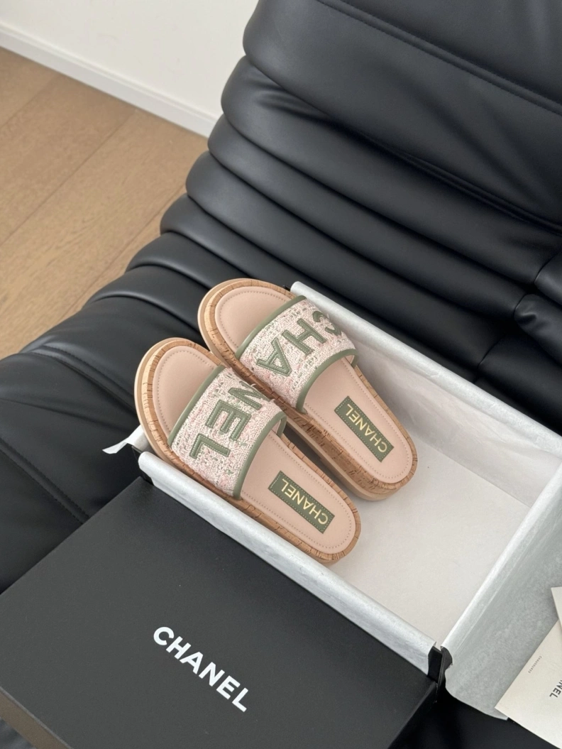 Bold Chxnxl Slippers 119920