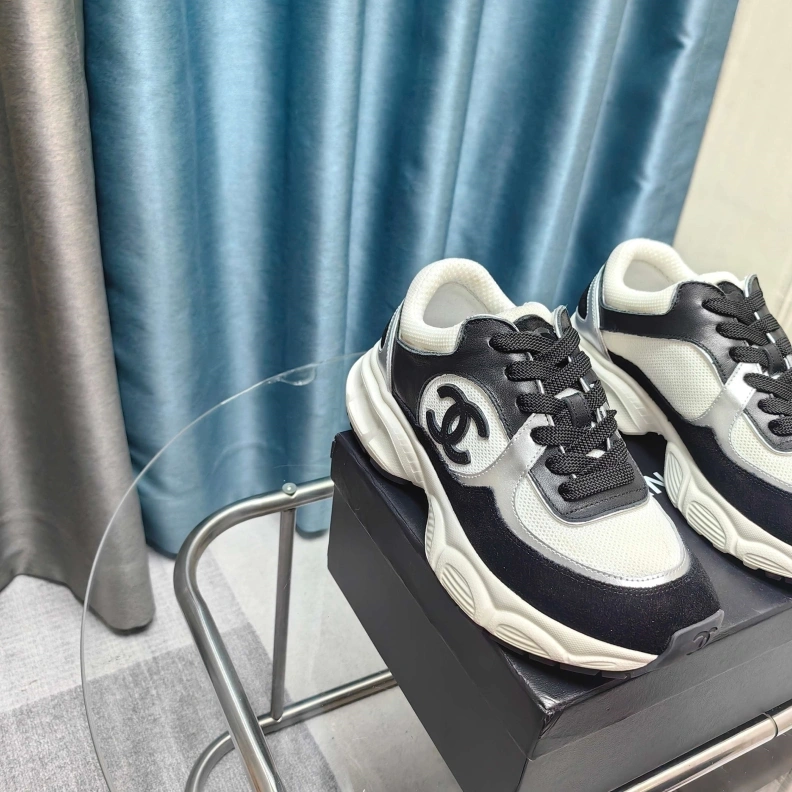WellDesigned Chxnxl Casual Shoes 121320