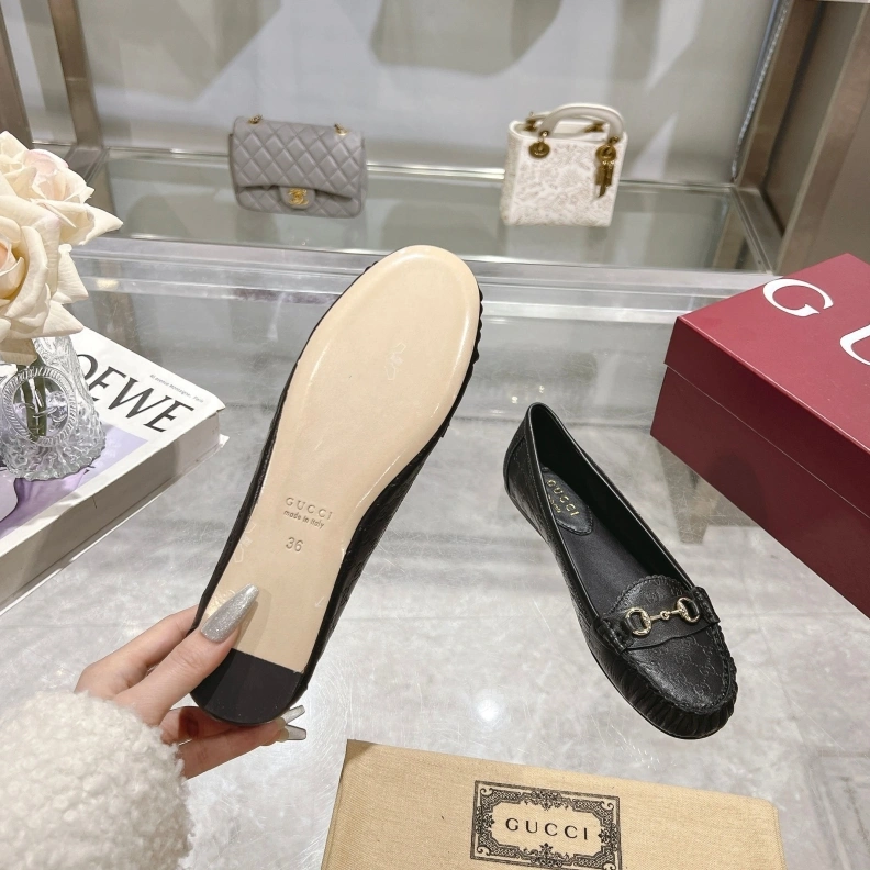 Unique Gxccx Flat Shoes 157687