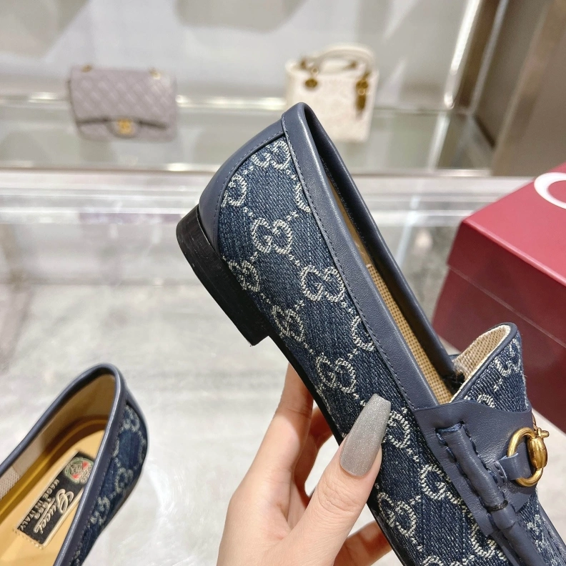 Trendsetting Gxccx Leather Shoes 157580