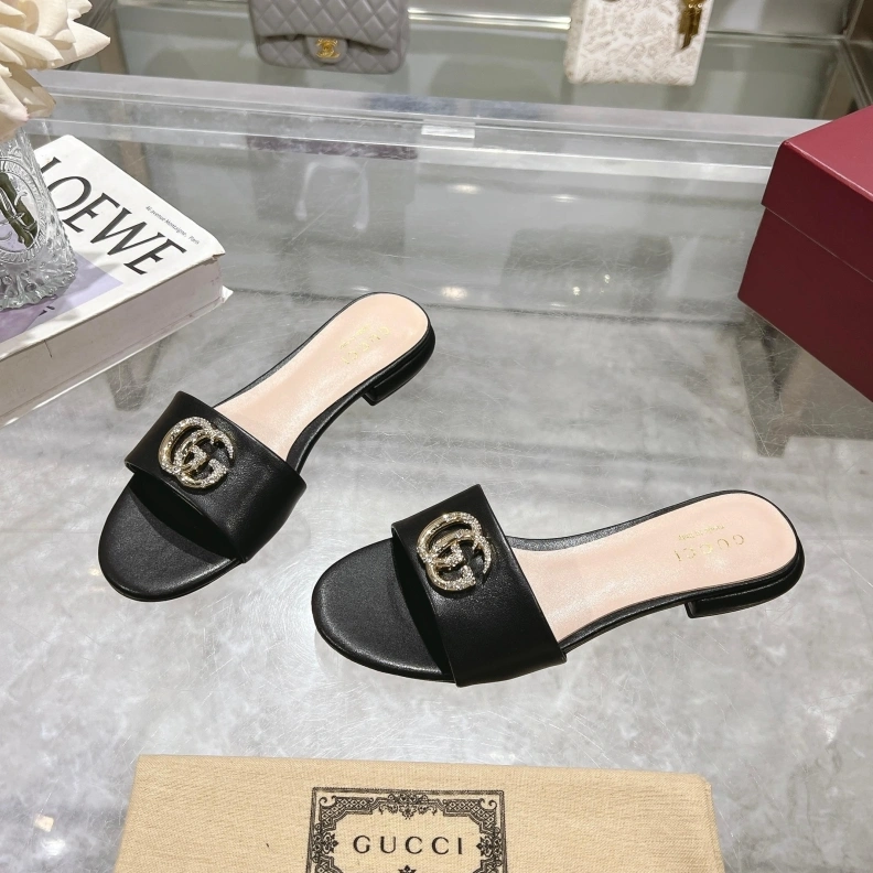 Fashionable Gxccx Slippers 157405