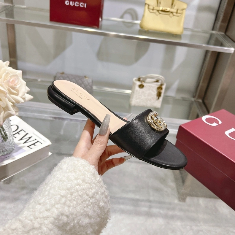 Fashionable Gxccx Slippers 157405