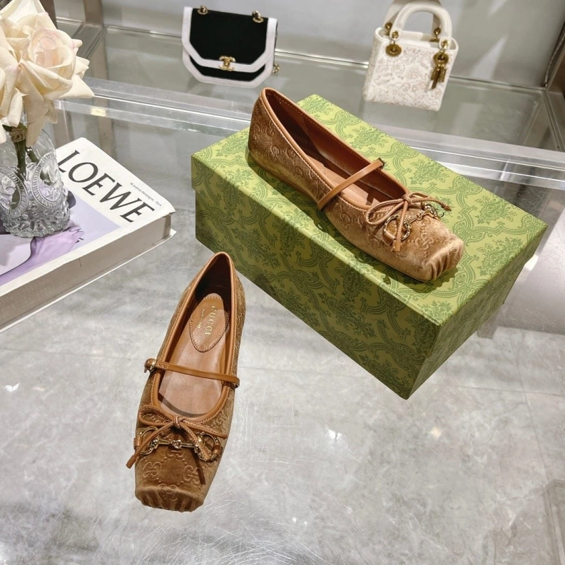 Gxccx Flat Shoes Resilient 157670