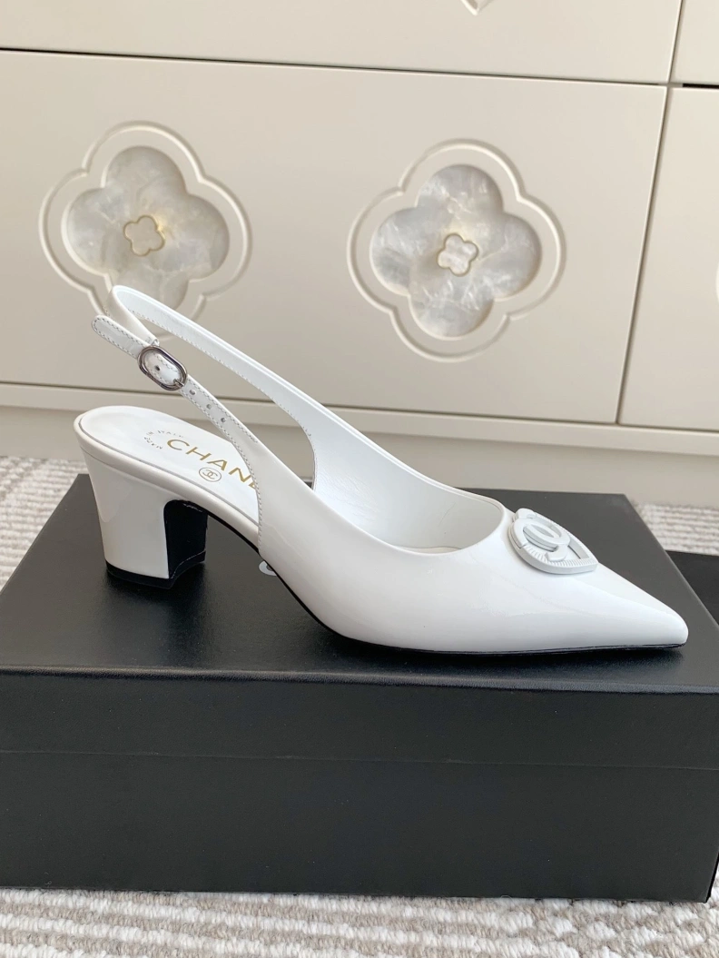 Trendy Chxnxl Sandals 120529