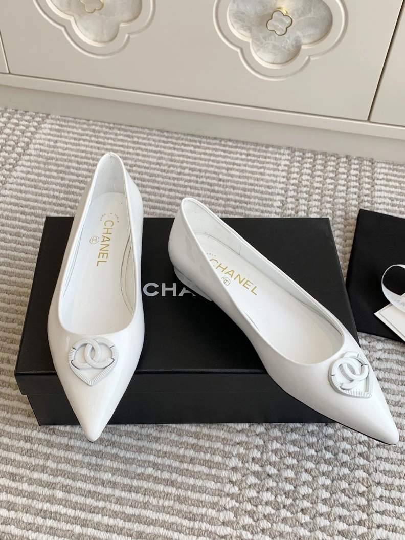 Compact Chxnxl Flat Shoes 120977