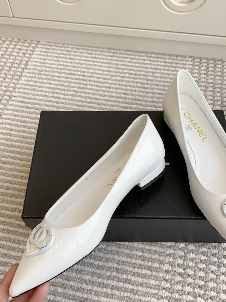 Compact Chxnxl Flat Shoes 120977