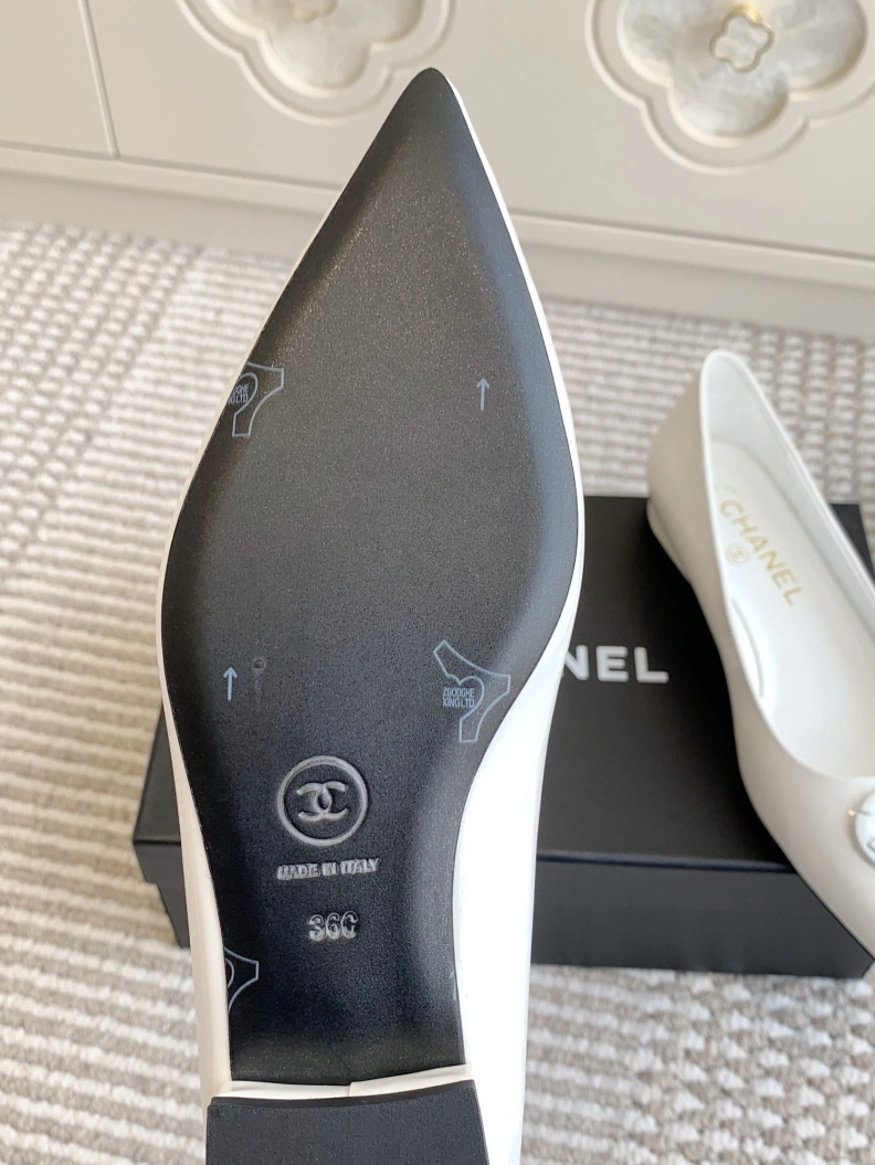 Compact Chxnxl Flat Shoes 120977