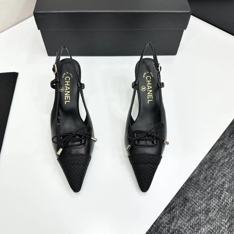 Classic Chxnxl Sandals 120507